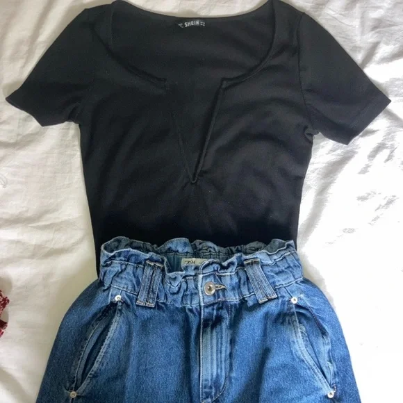 💥SOLD💥⚡️Shein⚡️black top - Picture 2 of 2